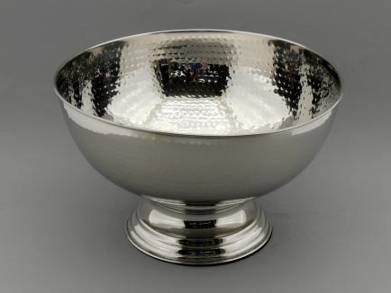 Plieninis dubuo su kaltiniu efektu